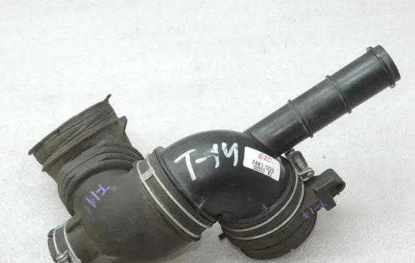 Toyota Avensis T220 Air intake hose/pipe 1788222060