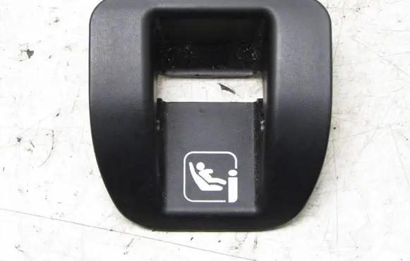 Suzuki Swift III ISOFIX cover 87228-68P0