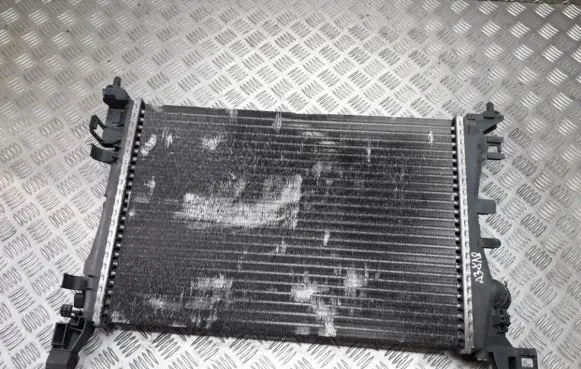 Opel Corsa D Coolant radiator 55701408 E5446
