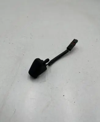Windshield washer spray nozzle