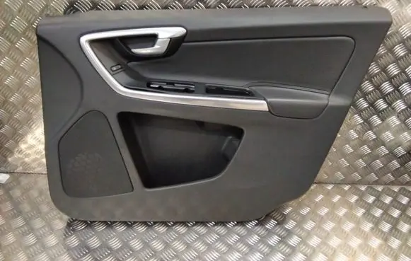 Volvo XC60 Front door card panel trim