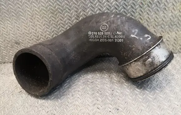 Mercedes-Benz E W210 Intercooler hose/pipe 2105285582