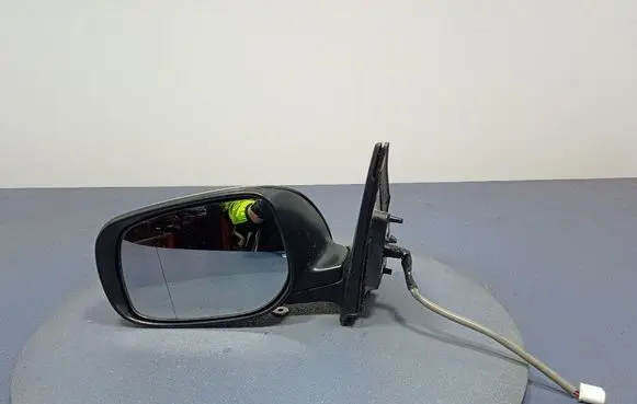 Toyota Corolla E120 E130 Front door electric wing mirror 