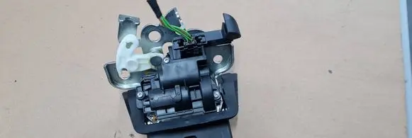 Audi A4 S4 B8 8K Tailgate/trunk/boot lock/catch/latch 8K9827505A