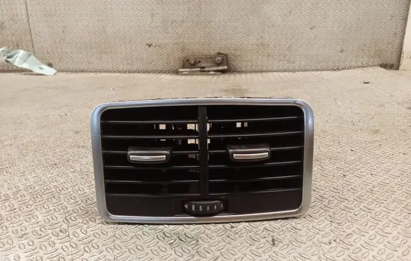 Rear air vent grill