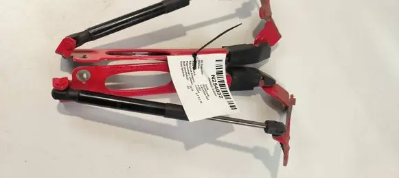 Engine bonnet/hood hinges