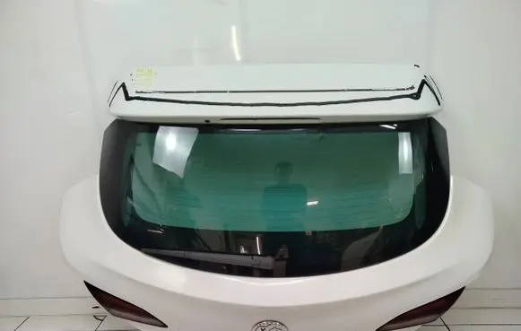 Opel Astra J Tailgate/trunk/boot lid 11L34