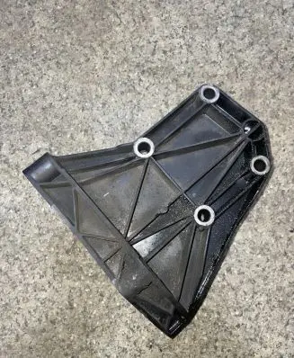 BMW 5 E60 E61 A/C compressor mount bracket 7792202