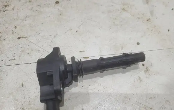 High voltage ignition coil