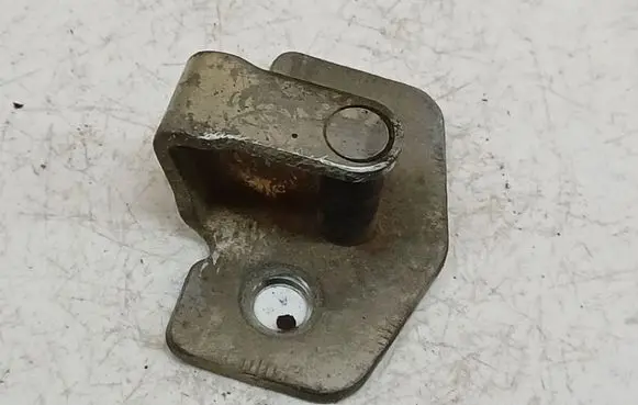 Opel Astra H Front door lock loop/hook striker