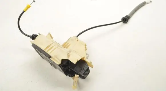 Volvo XC40 Rear door lock 32131411