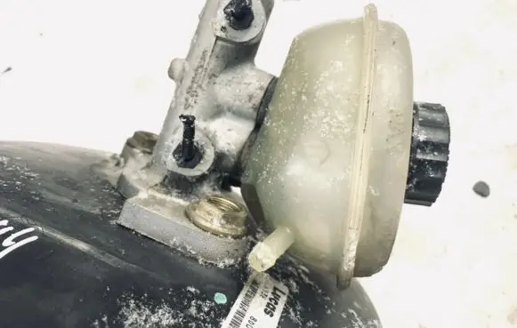 Audi A4 S4 B5 8D Master brake cylinder 8d0611301