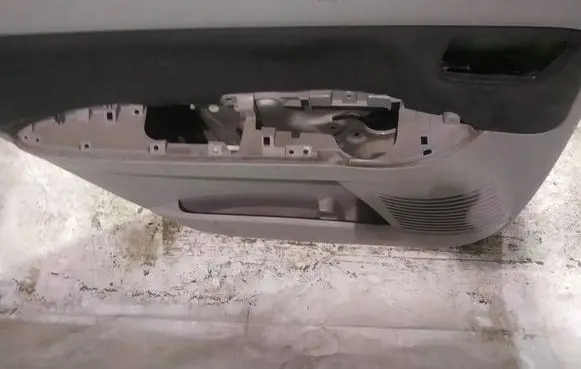 Mitsubishi Grandis Rear door card panel trim