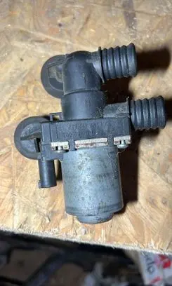 BMW 3 E90 E91 Coolant heater control valve 8369805 64118369805 1147412144