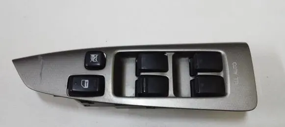 Toyota Corolla Verso E121 Electric window control switch 8404013080