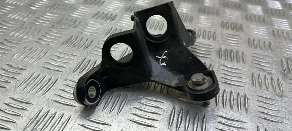 Volkswagen Golf VII Gear shift cable bracket 5Q0711789