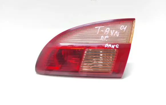 Toyota Avensis T220 Tailgate rear/tail lights 89022025