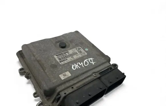 Volvo V70 Engine control unit/module ECU 30729826A 0281012103