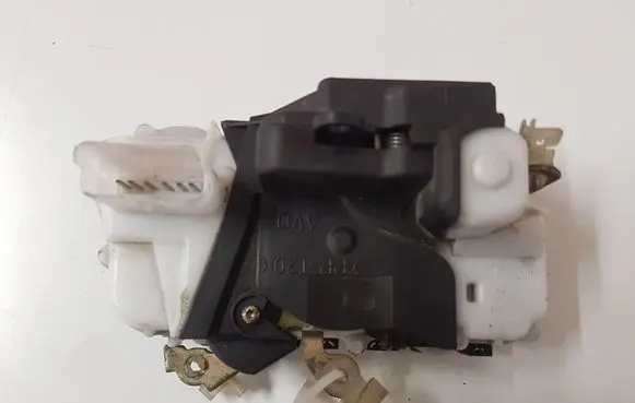 Citroen C5 Front door lock