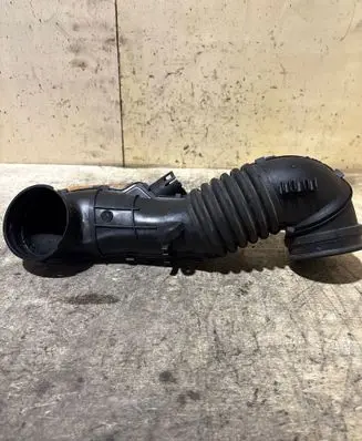 BMW X1 E84 Air intake hose/pipe 7804846 13717804846