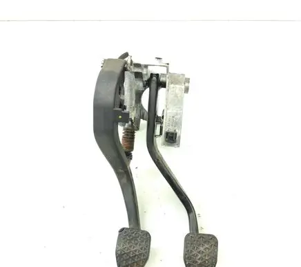 BMW 3 E90 E91 Pedal assembly 42322403 A1S19CU3