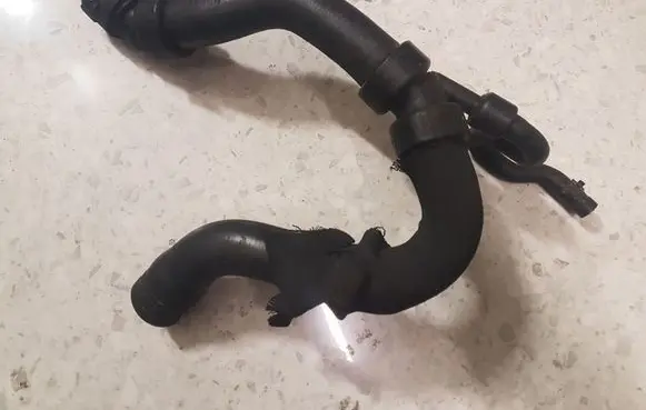Audi A6 S6 C5 4B Engine coolant pipe/hose 4B0121101T