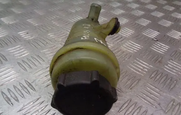 Ford Focus Power steering fluid tank/reservoir 98AG-3R700AH