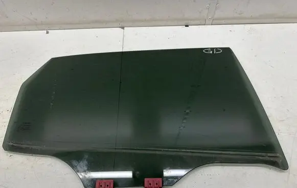 Nissan Qashqai J12 Rear door window glass