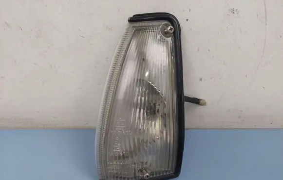Nissan Micra Front reflector 21263301