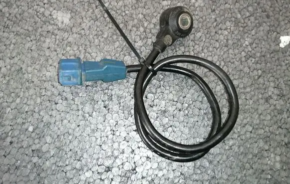 Audi A4 S4 B5 8D Detonation knock sensor 054905377G
