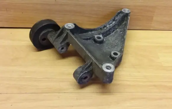 Audi A6 S6 C5 4B A/C compressor mount bracket 059260885F