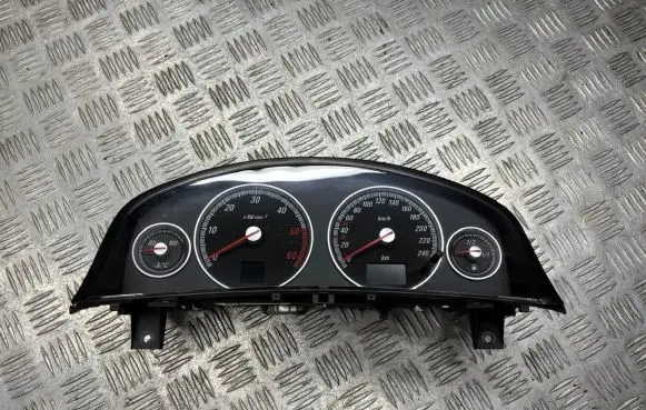 Speedometer (instrument cluster)