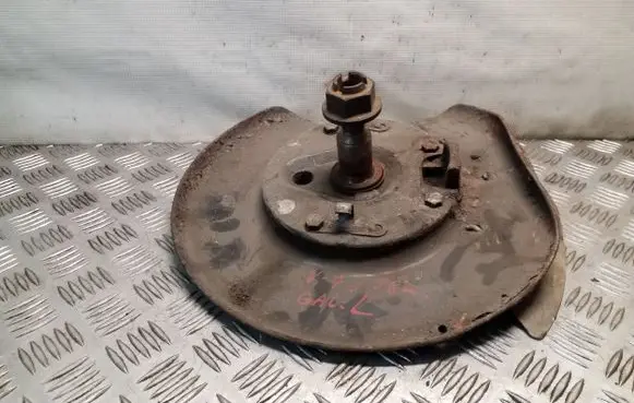 Rear wheel hub spindle/knuckle