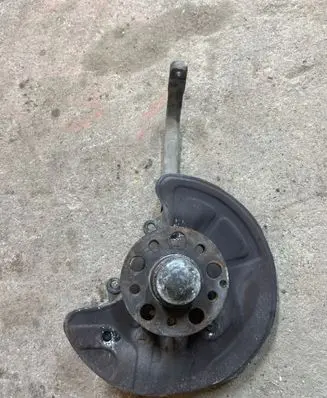 Mercedes-Benz E W211 Front wheel hub