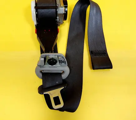 Mitsubishi Colt Front seatbelt 0425077