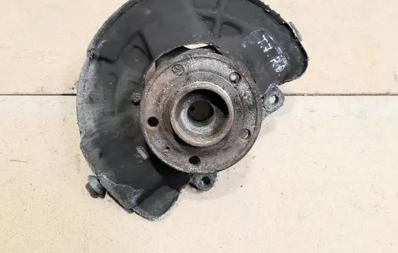Volvo XC70 Front wheel hub