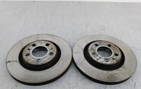 Volkswagen Golf IV Front brake disc