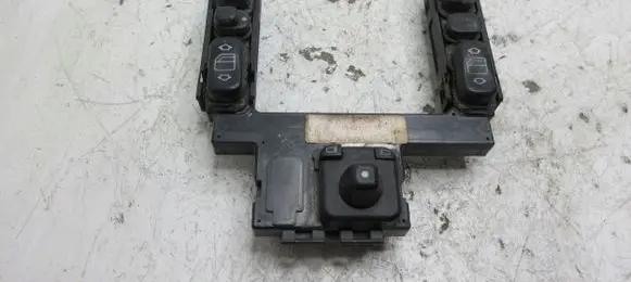 Mercedes-Benz E W210 Electric window control switch 2108211151