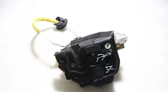 Audi A3 S3 8P Front door lock