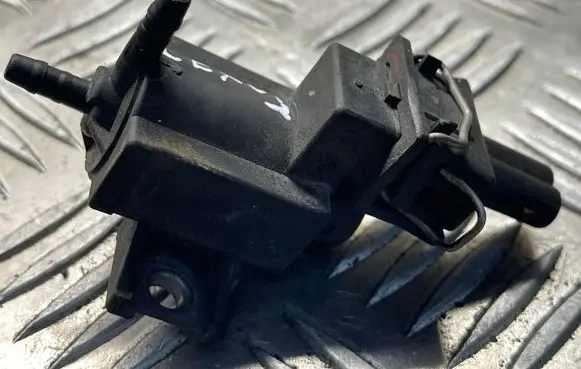 Lexus IS 220D-250-350 Turbo solenoid valve 72828606
