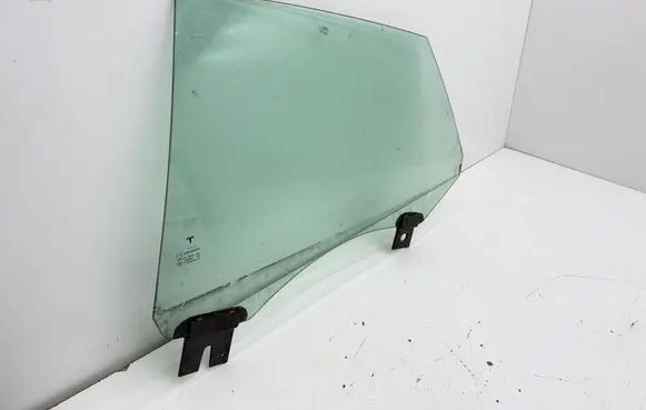 Tesla Model S Rear door window glass 43R001074 A006451E