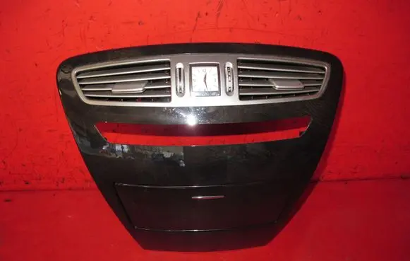 Mercedes-Benz S W221 Dash center air vent grill
