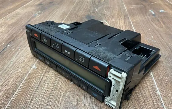 Mercedes-Benz E W210 Climate control unit 2108300785