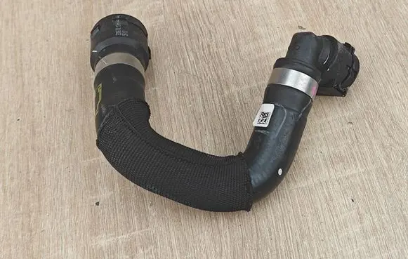 BMW X5 G05 Engine coolant pipe/hose 9398793