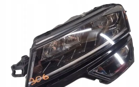 Skoda Karoq Headlight/headlamp