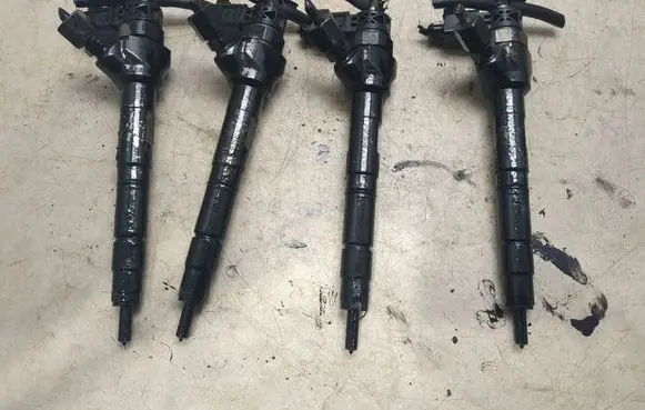 Audi A3 S3 A3 Sportback 8P Fuel injectors set 0445110471 04l130277ae
