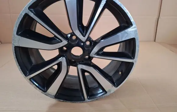 Nissan X-Trail T32 R12 alloy rim 