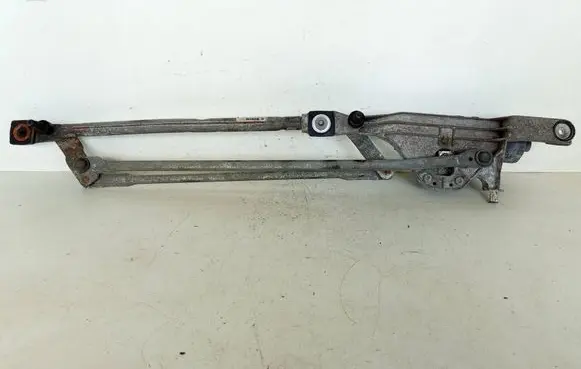 Front wiper linkage and motor