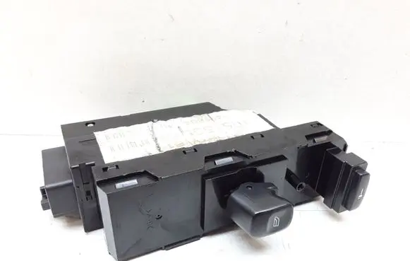 Volvo XC70 Electric window control switch 30658147