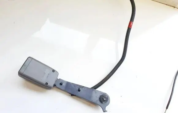 Mazda 3 II Front seatbelt buckle 060225bd